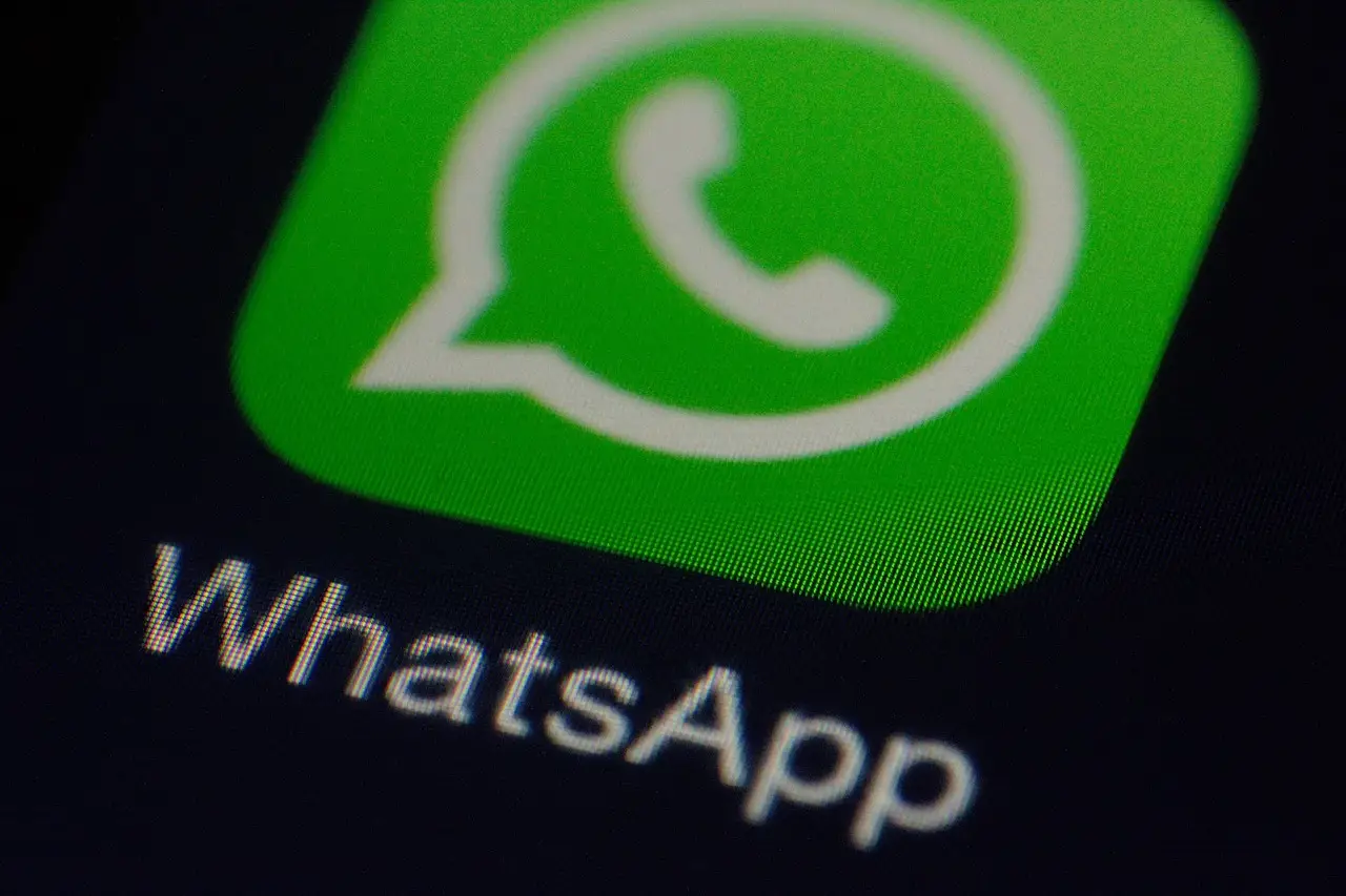 Allerta truffe su WhatsApp: attiva subito questa funzione per bloccarle e proteggerti